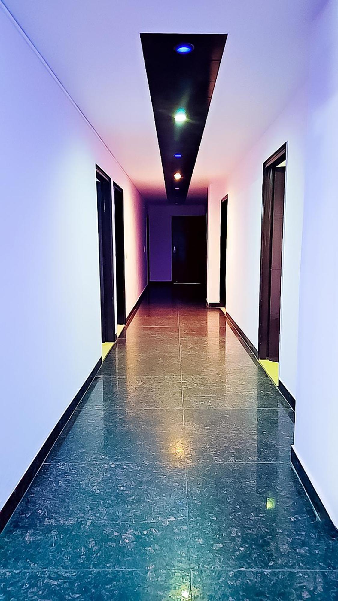 Couette-café Happy - Near Saket Metro *
